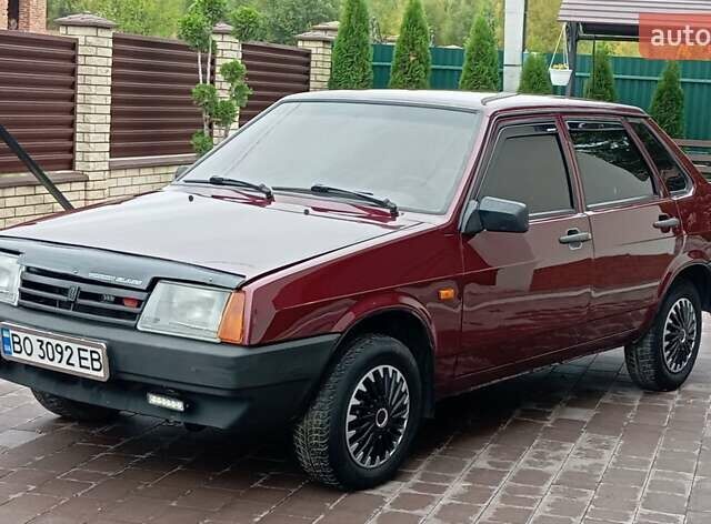 Красный ВАЗ 21099, объемом двигателя 1.6 л и пробегом 267 тыс. км за 2150 $, фото 2 на Automoto.ua