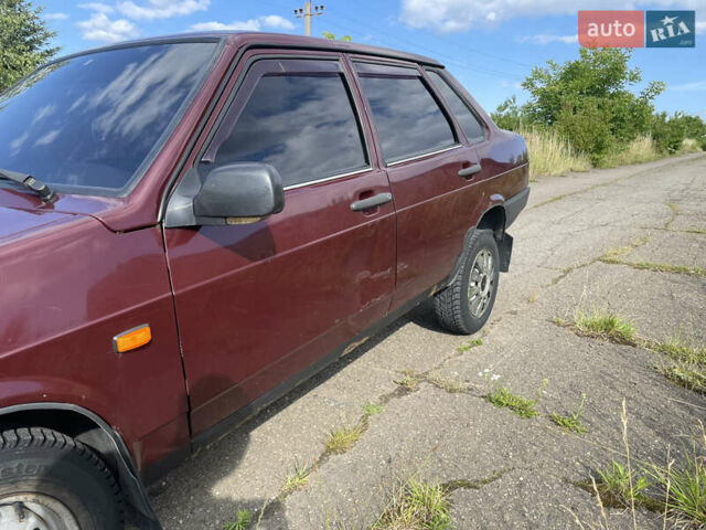 Красный ВАЗ 21099, объемом двигателя 1.6 л и пробегом 221 тыс. км за 1500 $, фото 5 на Automoto.ua