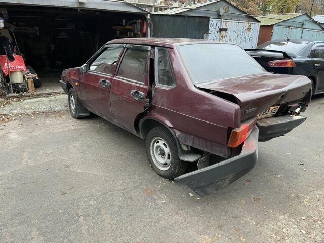 Червоний ВАЗ 21099, об'ємом двигуна 1.6 л та пробігом 167 тис. км за 1065 $, фото 4 на Automoto.ua