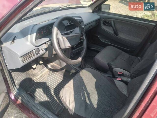 Красный ВАЗ 21099, объемом двигателя 1.6 л и пробегом 124 тыс. км за 2317 $, фото 3 на Automoto.ua