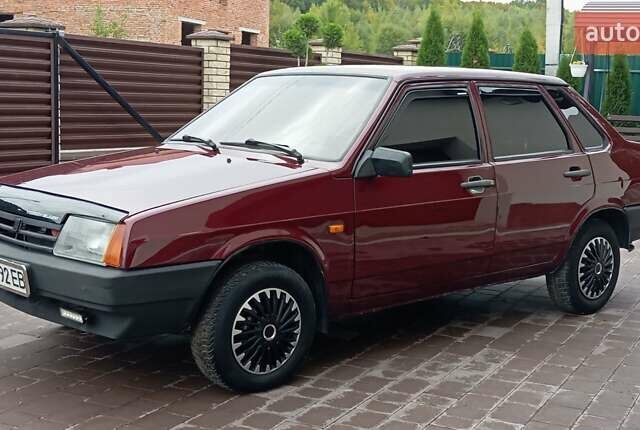 Красный ВАЗ 21099, объемом двигателя 1.6 л и пробегом 267 тыс. км за 2150 $, фото 3 на Automoto.ua