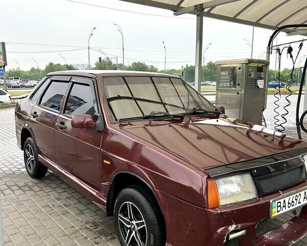 Красный ВАЗ 21099, объемом двигателя 1.6 л и пробегом 205 тыс. км за 1999 $, фото 2 на Automoto.ua