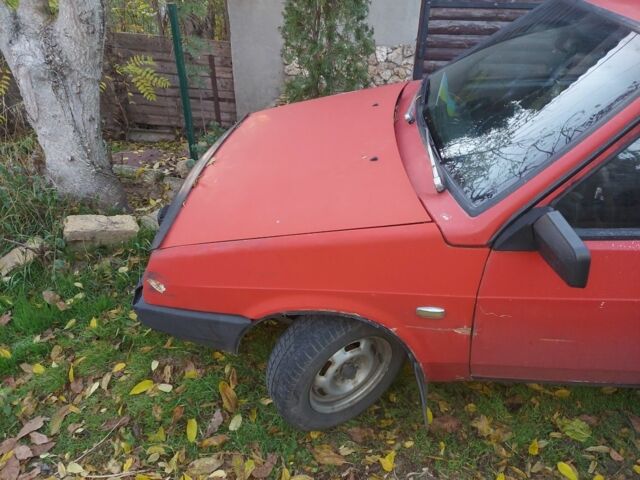 Красный ВАЗ 21099, объемом двигателя 1.5 л и пробегом 90 тыс. км за 716 $, фото 2 на Automoto.ua