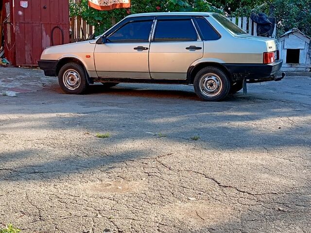 ВАЗ 21099, объемом двигателя 1.5 л и пробегом 212 тыс. км за 2100 $, фото 1 на Automoto.ua