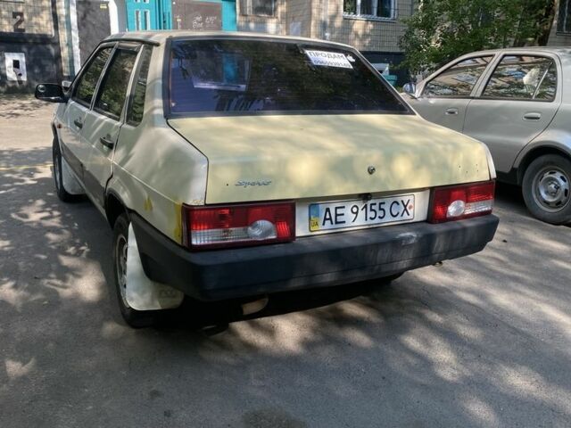 Желтый ВАЗ 21099, объемом двигателя 1.5 л и пробегом 150 тыс. км за 1100 $, фото 3 на Automoto.ua