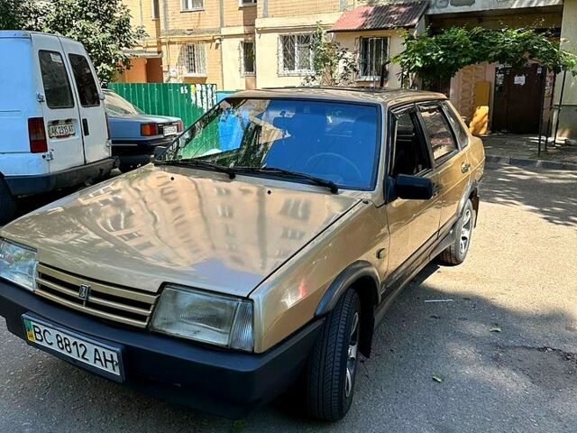 Жовтий ВАЗ 21099, об'ємом двигуна 1.5 л та пробігом 100 тис. км за 1100 $, фото 1 на Automoto.ua