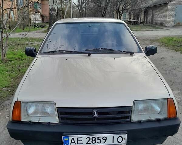 Желтый ВАЗ 21099, объемом двигателя 1.5 л и пробегом 181 тыс. км за 1800 $, фото 1 на Automoto.ua