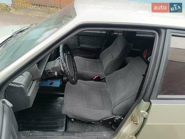 Желтый ВАЗ 21099, объемом двигателя 1.5 л и пробегом 300 тыс. км за 1350 $, фото 29 на Automoto.ua