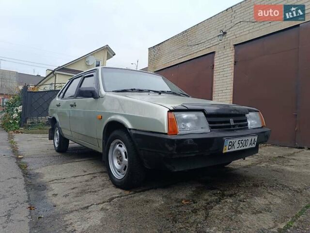 Желтый ВАЗ 21099, объемом двигателя 1.5 л и пробегом 300 тыс. км за 1350 $, фото 10 на Automoto.ua