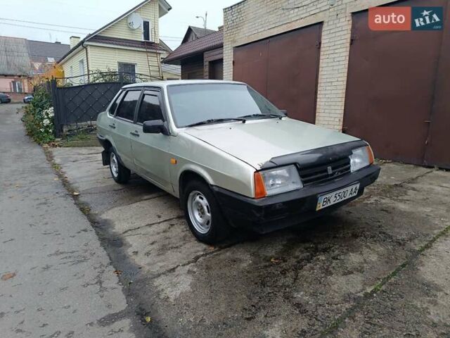 Желтый ВАЗ 21099, объемом двигателя 1.5 л и пробегом 300 тыс. км за 1350 $, фото 8 на Automoto.ua