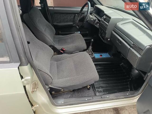 Желтый ВАЗ 21099, объемом двигателя 1.5 л и пробегом 300 тыс. км за 1350 $, фото 18 на Automoto.ua