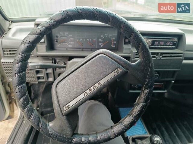 Желтый ВАЗ 21099, объемом двигателя 1.5 л и пробегом 300 тыс. км за 1350 $, фото 45 на Automoto.ua