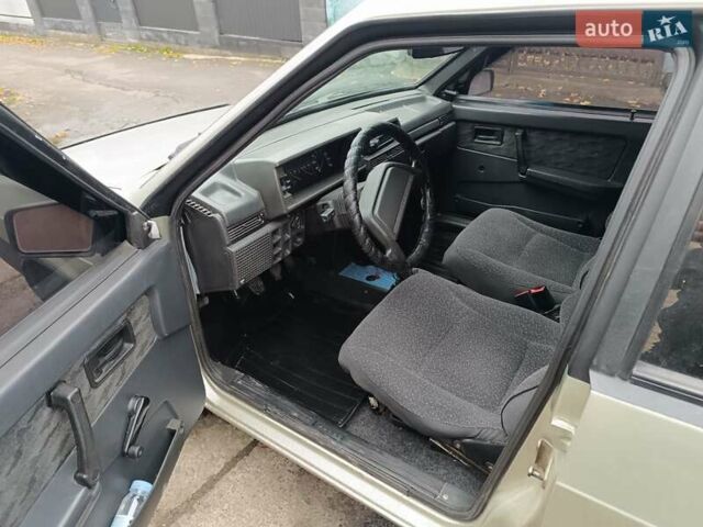 Желтый ВАЗ 21099, объемом двигателя 1.5 л и пробегом 300 тыс. км за 1350 $, фото 25 на Automoto.ua
