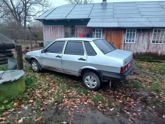 Серый ВАЗ 21099, объемом двигателя 1.5 л и пробегом 280 тыс. км за 800 $, фото 1 на Automoto.ua