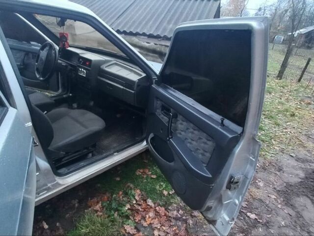 Серый ВАЗ 21099, объемом двигателя 1.5 л и пробегом 280 тыс. км за 800 $, фото 5 на Automoto.ua