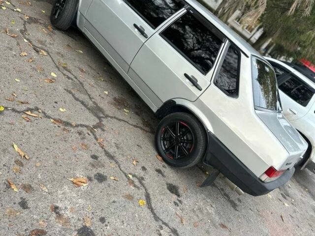 Серый ВАЗ 21099, объемом двигателя 1.6 л и пробегом 207 тыс. км за 2500 $, фото 4 на Automoto.ua