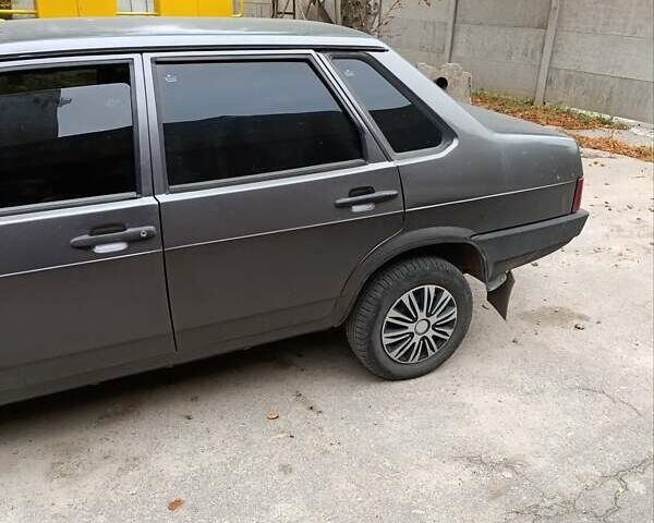 Серый ВАЗ 21099, объемом двигателя 1.5 л и пробегом 85 тыс. км за 1000 $, фото 2 на Automoto.ua
