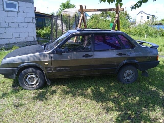 Серый ВАЗ 21099, объемом двигателя 1.5 л и пробегом 100 тыс. км за 900 $, фото 3 на Automoto.ua