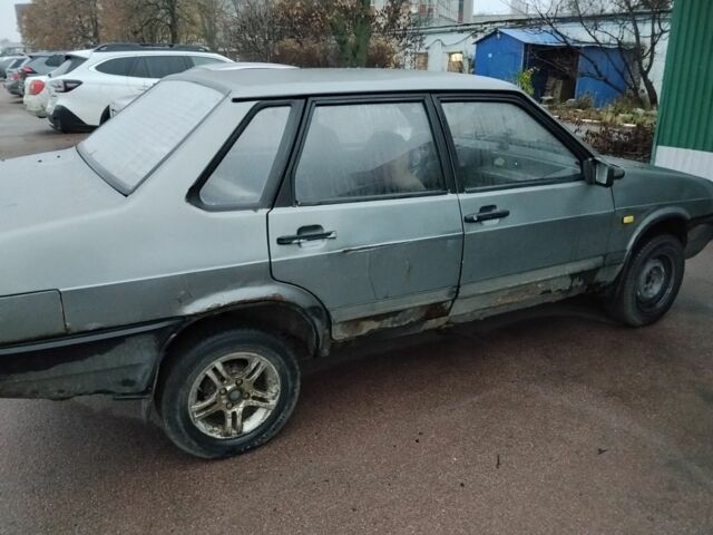 Серый ВАЗ 21099, объемом двигателя 1.3 л и пробегом 120 тыс. км за 1000 $, фото 2 на Automoto.ua