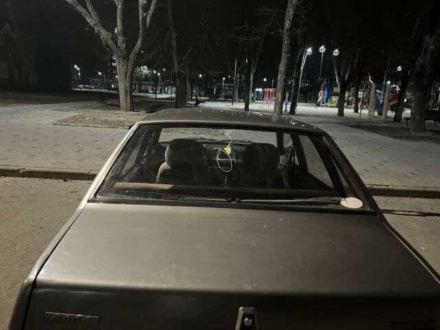 Серый ВАЗ 21099, объемом двигателя 1.5 л и пробегом 279 тыс. км за 1200 $, фото 2 на Automoto.ua