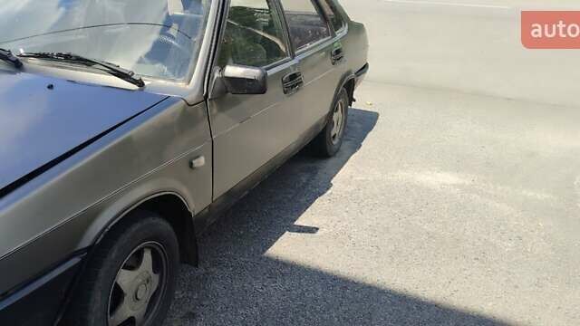 Серый ВАЗ 21099, объемом двигателя 1.5 л и пробегом 280 тыс. км за 1150 $, фото 2 на Automoto.ua