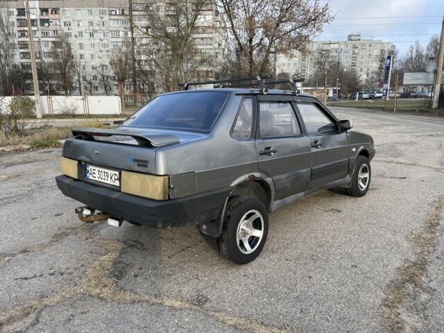 Серый ВАЗ 21099, объемом двигателя 1.5 л и пробегом 200 тыс. км за 650 $, фото 2 на Automoto.ua