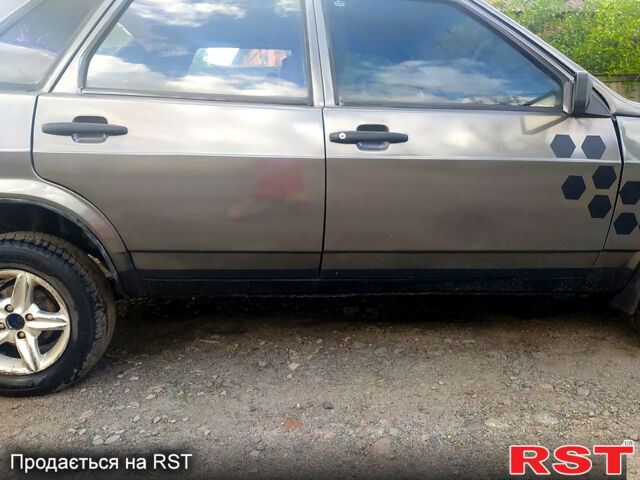 Серый ВАЗ 21099, объемом двигателя 1.5 л и пробегом 250 тыс. км за 1150 $, фото 4 на Automoto.ua