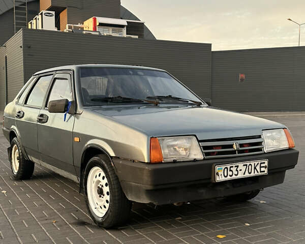 Серый ВАЗ 21099, объемом двигателя 1.5 л и пробегом 50 тыс. км за 1000 $, фото 2 на Automoto.ua