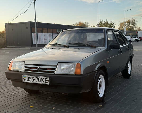 Серый ВАЗ 21099, объемом двигателя 1.5 л и пробегом 50 тыс. км за 1000 $, фото 1 на Automoto.ua