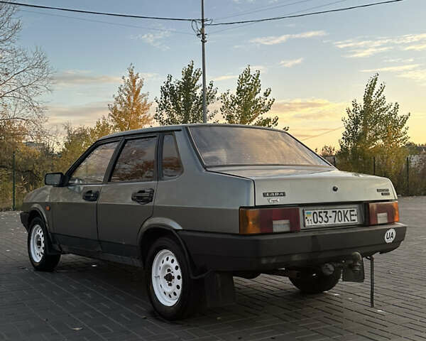 Серый ВАЗ 21099, объемом двигателя 1.5 л и пробегом 50 тыс. км за 1000 $, фото 4 на Automoto.ua