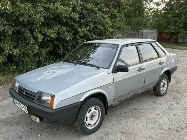 Серый ВАЗ 21099, объемом двигателя 1.5 л и пробегом 406 тыс. км за 950 $, фото 2 на Automoto.ua