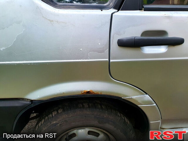 Серый ВАЗ 21099, объемом двигателя 1.5 л и пробегом 350 тыс. км за 970 $, фото 6 на Automoto.ua
