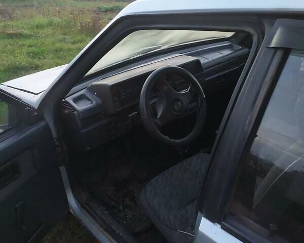 Серый ВАЗ 21099, объемом двигателя 1.5 л и пробегом 281 тыс. км за 1600 $, фото 4 на Automoto.ua