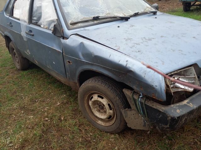 Серый ВАЗ 21099, объемом двигателя 1.5 л и пробегом 170 тыс. км за 477 $, фото 2 на Automoto.ua