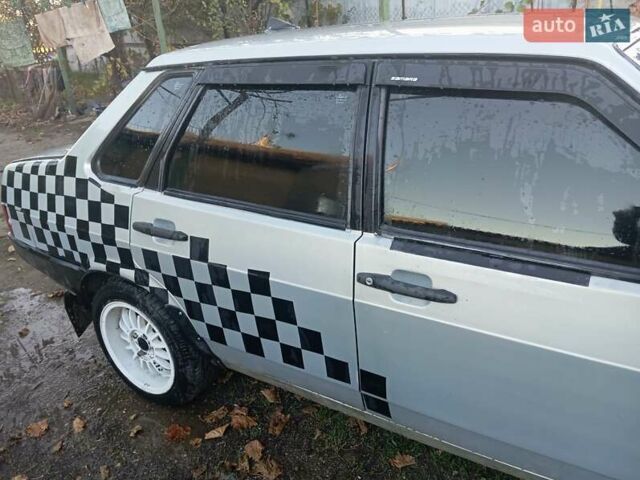Серый ВАЗ 21099, объемом двигателя 1.5 л и пробегом 210 тыс. км за 800 $, фото 3 на Automoto.ua