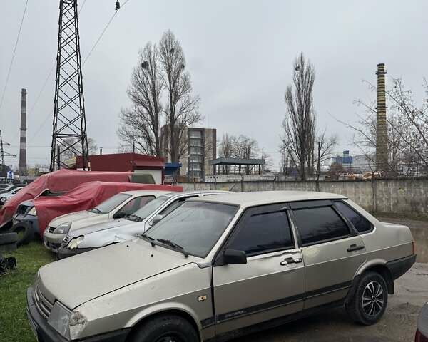 Серый ВАЗ 21099, объемом двигателя 1.5 л и пробегом 300 тыс. км за 800 $, фото 2 на Automoto.ua