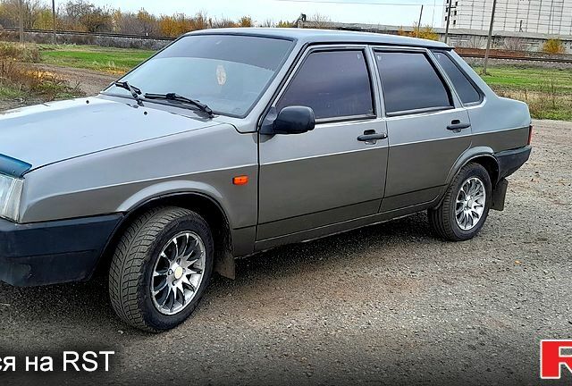 Серый ВАЗ 21099, объемом двигателя 1.5 л и пробегом 284 тыс. км за 1500 $, фото 2 на Automoto.ua