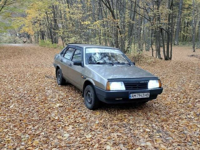 Серый ВАЗ 21099, объемом двигателя 1.5 л и пробегом 200 тыс. км за 1600 $, фото 1 на Automoto.ua