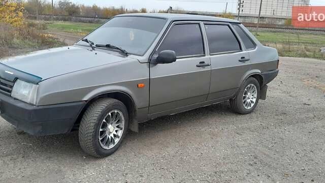 Серый ВАЗ 21099, объемом двигателя 1.5 л и пробегом 284 тыс. км за 1500 $, фото 5 на Automoto.ua