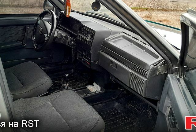 Серый ВАЗ 21099, объемом двигателя 1.5 л и пробегом 284 тыс. км за 1500 $, фото 5 на Automoto.ua