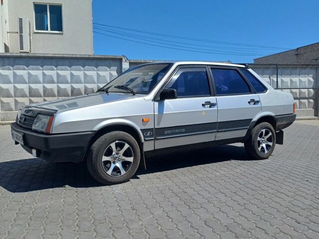 Серый ВАЗ 21099, объемом двигателя 0 л и пробегом 185 тыс. км за 2300 $, фото 1 на Automoto.ua