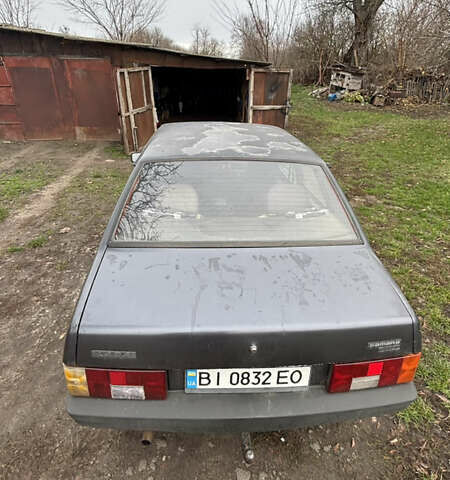 Серый ВАЗ 21099, объемом двигателя 1.6 л и пробегом 300 тыс. км за 1000 $, фото 2 на Automoto.ua