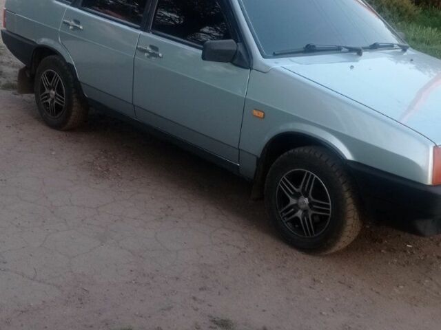 Серый ВАЗ 21099, объемом двигателя 1.5 л и пробегом 185 тыс. км за 2000 $, фото 2 на Automoto.ua