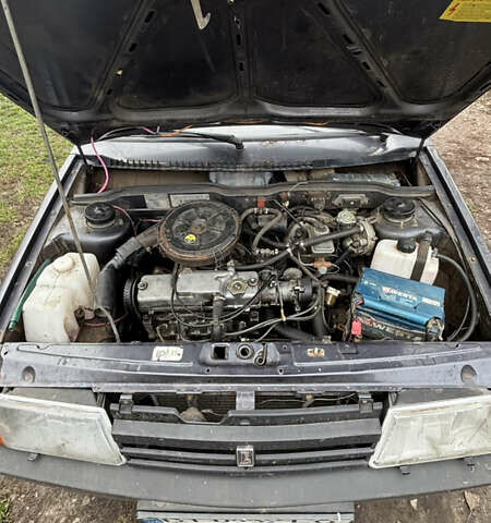 Серый ВАЗ 21099, объемом двигателя 1.6 л и пробегом 300 тыс. км за 1000 $, фото 5 на Automoto.ua