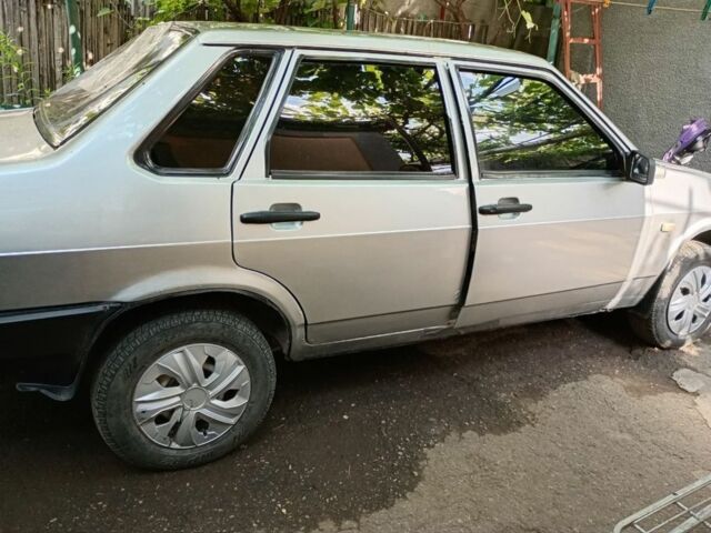 Серый ВАЗ 21099, объемом двигателя 1.5 л и пробегом 310 тыс. км за 1000 $, фото 2 на Automoto.ua