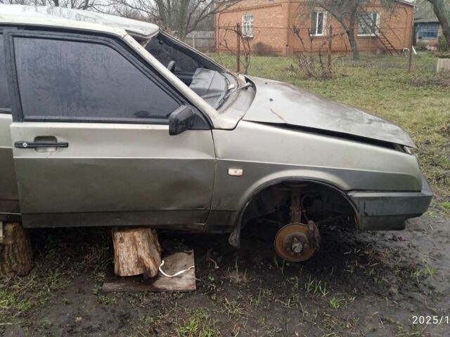 Серый ВАЗ 21099, объемом двигателя 1.5 л и пробегом 177 тыс. км за 400 $, фото 4 на Automoto.ua