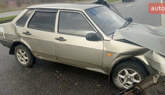 Серый ВАЗ 21099, объемом двигателя 1.5 л и пробегом 500 тыс. км за 844 $, фото 7 на Automoto.ua