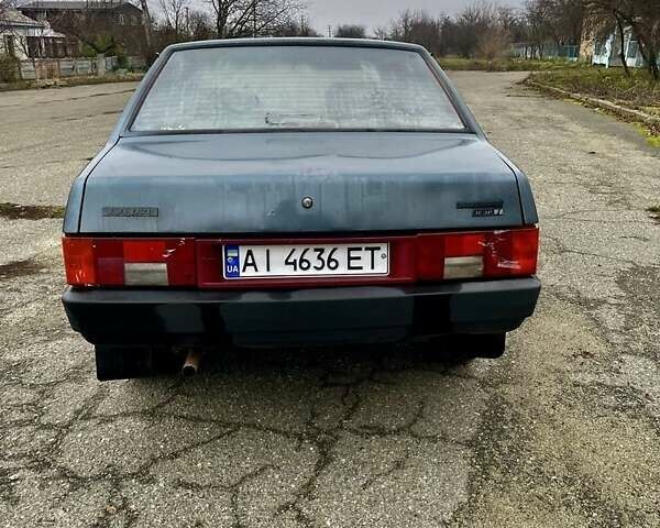 Серый ВАЗ 21099, объемом двигателя 1.5 л и пробегом 300 тыс. км за 1199 $, фото 2 на Automoto.ua