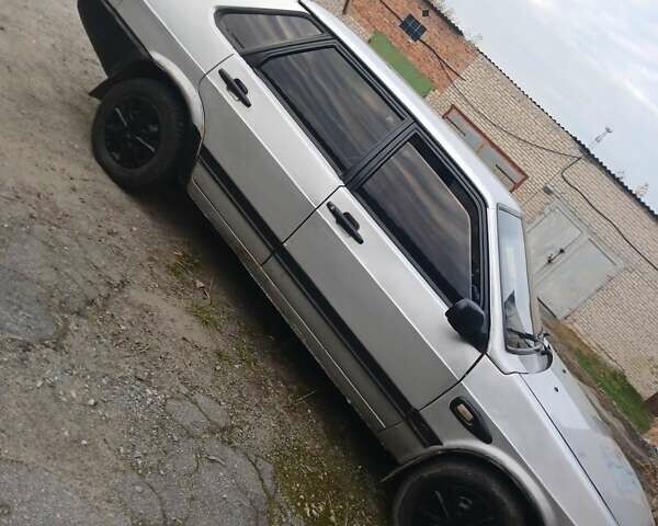 Серый ВАЗ 21099, объемом двигателя 1.6 л и пробегом 330 тыс. км за 919 $, фото 3 на Automoto.ua