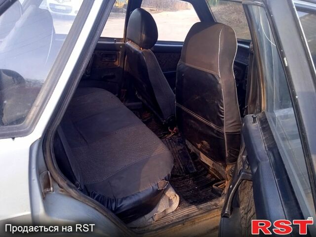 Серый ВАЗ 21099, объемом двигателя 1.5 л и пробегом 190 тыс. км за 800 $, фото 6 на Automoto.ua